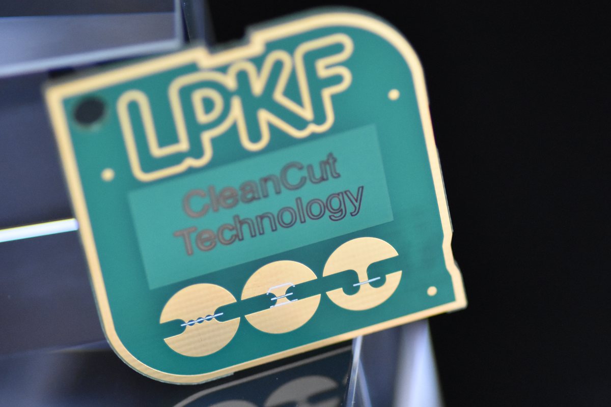 Circuito tagliato con depaneling laser LPKF CleanCut, dettaglio dei bordi di taglio