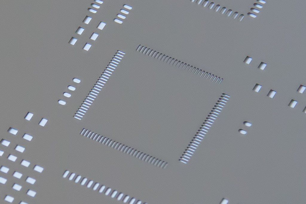 Lamina in acciaio per stencil SMT con aperture tagliate al laser