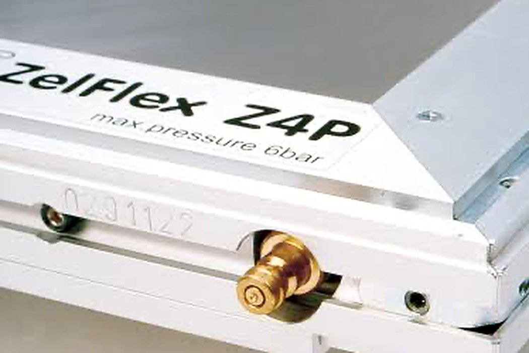 Dettaglio del telaio LPKF ZelFlex per stencil SMT con valvola di tensionamento